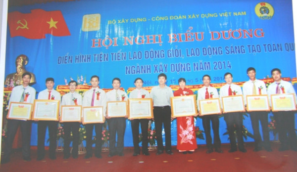 CĐ Xây dựng Việt Nam: Biểu dương 13 điển hình tiên tiến, lao động giỏi, lao động sáng tạo thuộc TCT Viglacera